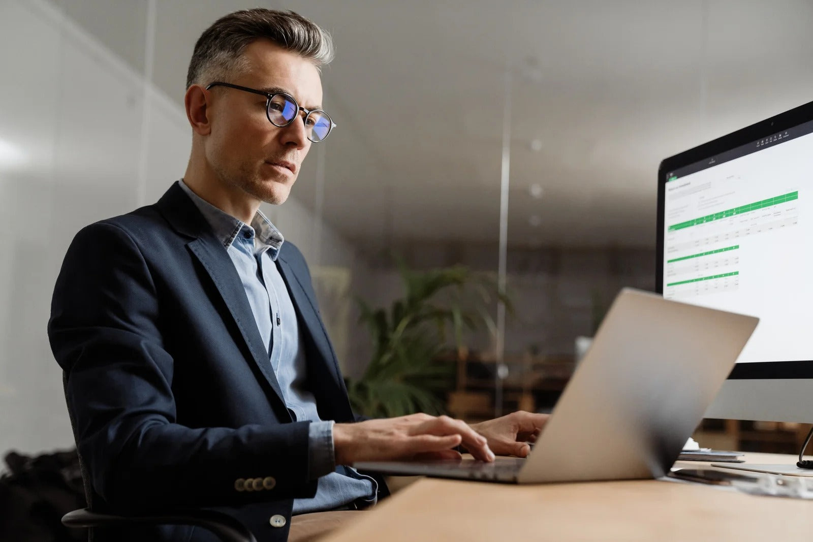 Carlos M., Director Financiero